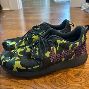 Women’s Nike Roshe One Premium Plus